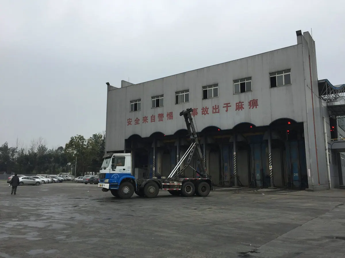快立克环保鼠类现场作业实拍(相关项目:武侯区垃圾压缩站灭鼠)