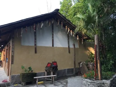 快立克环保病媒生物现场作业实拍（相关项目：都江堰青城湾湿地庄园四害防治）